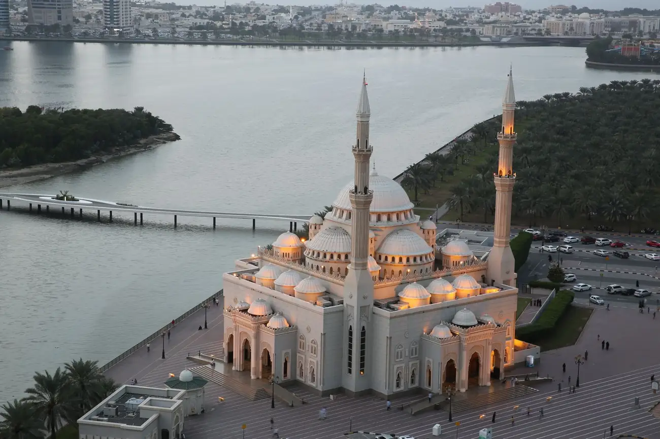 Al Noor Mosque on Khalid Lagoon, Sharjah, at dusk